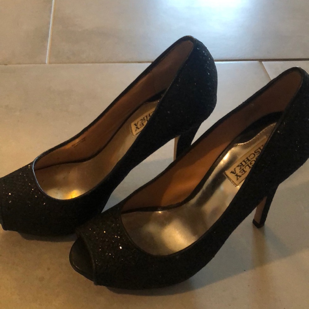 Badgley Mischika pumps